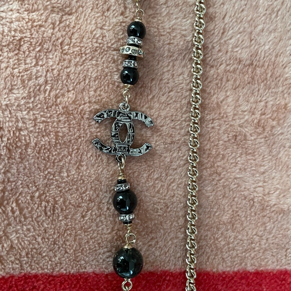 New Chanel Long Gold-tone Necklace with Resine Beads - Picture 8 of 17